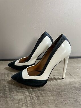 Women's LAMB White Leather Black Suede JANEY Gwen Stefani SPECTATOR Heels PUMPS